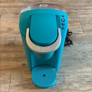 Blue Keurig Single Cup Coffee Maker w accessories